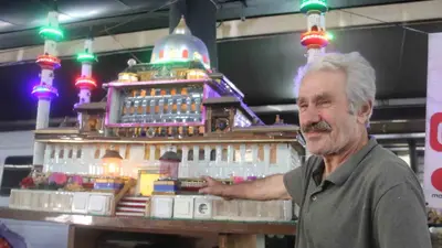 Hobi amacıyla başladı, 400 kiloluk cami maketi yaptı