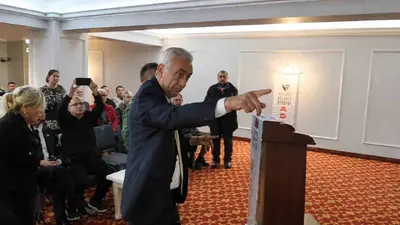 Süheyl Batum ile CHP’li ilçe başkanı arasında "mutlak butlan" tartışması