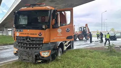 Rize’de Karayolları’na ait kamyonla çarpışan araçtaki baba ve kızı yaralandı