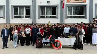 Sahil Güvenlik ekipleri öğrencilerle bir araya geldi