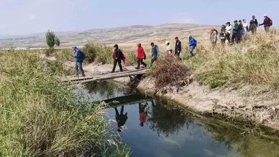 Muş’ta tarihi ve doğal güzelliklere dikkat çekmek için yürüdüler