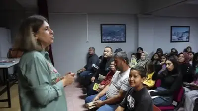 Kozan’da aileler çocuklarıyla birlikte ekranı kapatıp kitap okudu