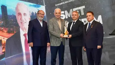 Ümraniye Belediye Başkanı Yıldırım’a "İstanbul’da Yılın Belediye Başkanı" ödülü