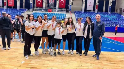 Köşk’ün kadın futsal takımı bölge finaline yükseldi