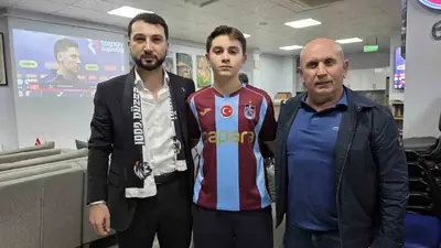 Düzce’de Beşiktaşlılar ve Trabzonsporlular, maçı birlikte izledi