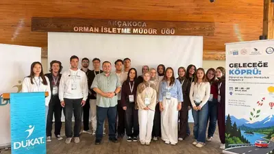 Üniversite öğrencileri mezunlarla deneyimlerini paylaştı