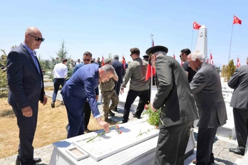 Ağrı&rsquo;da 15 Temmuz&rsquo;un 10. yılında şehitlik ziyareti ve gazi ailesine anlamlı buluşma
