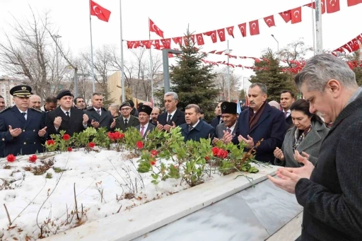 Ağrı&rsquo;da &Ccedil;anakkale Zaferi&rsquo;nin 111. yılı t&ouml;renlerle anıldı

