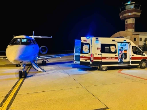 Ağrı&rsquo;da kalp yetmezliği tanısı bulunan &ccedil;ocuk, u&ccedil;ak ambulansla Ankara&rsquo;ya sevk edildi
