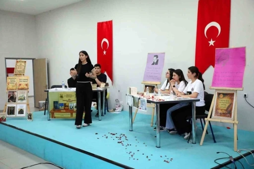 Ağrı’da ortaokul ve lise öğrencileri münazara finalinde kıyasıya yarıştı
