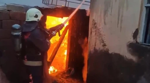 Ağrı’da tüp patladı, alevler geceyi aydınlattı
