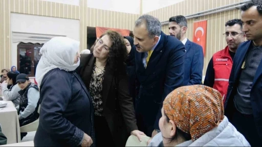 Ağrı&rsquo;da yetim &ccedil;ocuklar iftar sofrasında buluştu
