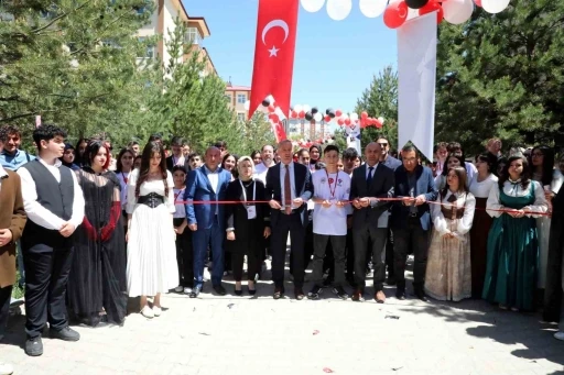 Ağrı Hayrettin Atmaca Anadolu Lisesi’nden 19 proje TÜBİTAK fuarında sergilendi
