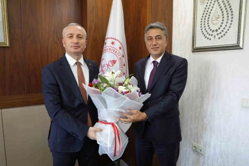 Ağrı Milli Eğitim M&uuml;d&uuml;rl&uuml;ğ&uuml;ne atanan &Ccedil;akan g&ouml;revine başladı

