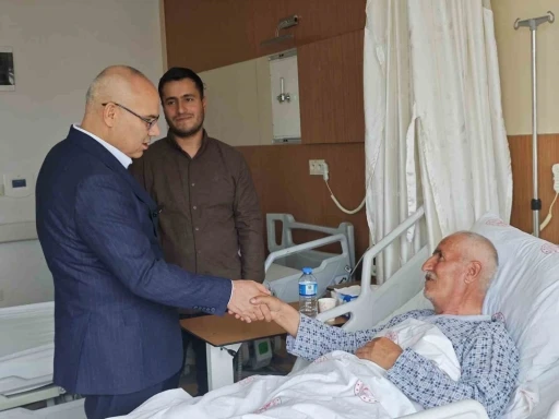 Ağrı Valisi Koç bayram ziyaretlerini gerçekleştirdi
