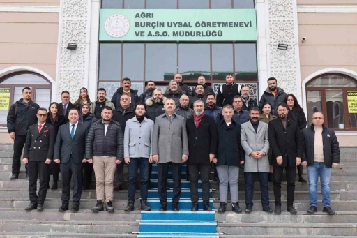 Ağrı Valisi &Ouml;nder Bozkurt basın mensuplarıyla bir araya geldi
