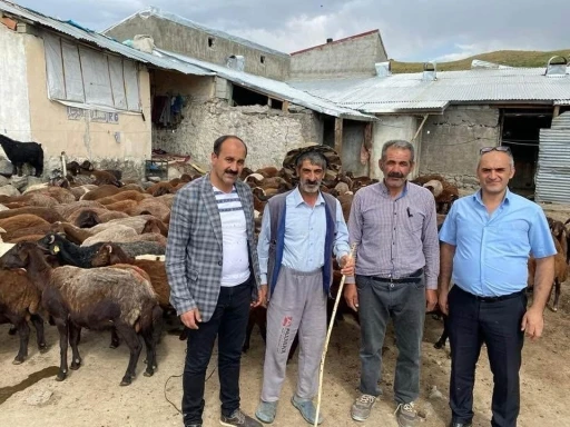 Ağrılı &ccedil;ift&ccedil;ilere m&uuml;jde: Yetiştiricilere y&uuml;zde 50 hibeli makine ve uygun fiyatlı hayvan ila&ccedil;ları desteği
