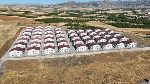 Ahbap Derneği &lsquo;depremzedeye ev&rsquo; s&ouml;z&uuml;n&uuml; tutmadı: Malatyalı depremzedeler, toplanan milyonlarca doların nereye harcandığını soruyor
