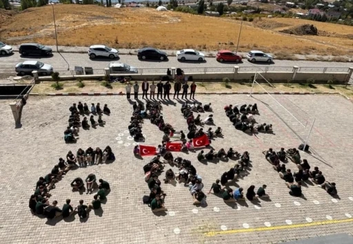 Ahlat’ta öğrenciler zulme sessiz kalmadı
