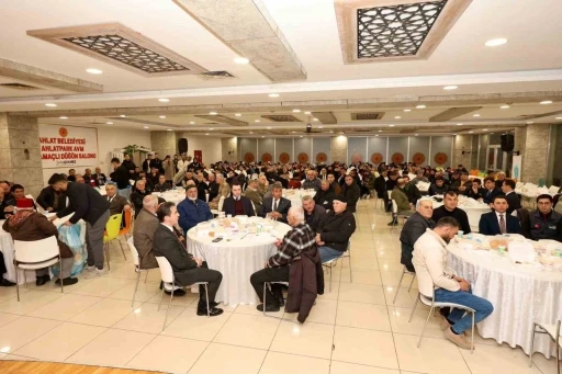 Ahlat&rsquo;taki Ahıska T&uuml;rkleri iftar sofrasında bir araya geldi
