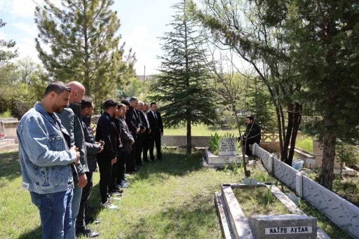 Ahmet Aytar Elazığ&rsquo;da kabri başında anıldı
