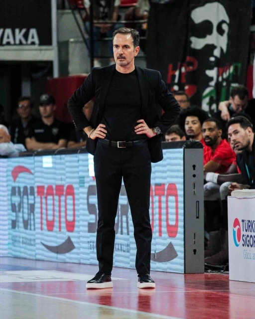 Ahmet Çakı: &quot;Büyük fedakarlıklarla mücadele eden bir ekibiz&quot;
