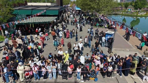 Aile Festivali&rsquo;nde y&uuml;zlerce vatandaş bir araya geldi
