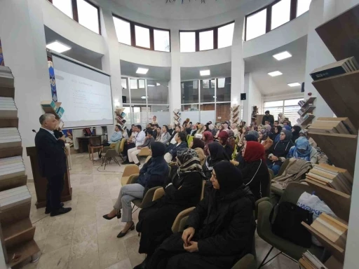 &lsquo;Aile Okulu&rsquo; etkinlikleri s&uuml;r&uuml;yor
