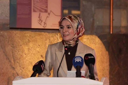 Aile ve Sosyal Hizmetler Bakanlığından &ccedil;ocukların dijital d&uuml;nyadaki g&uuml;venliğini korumak adına 2 yeni &ccedil;alışma
