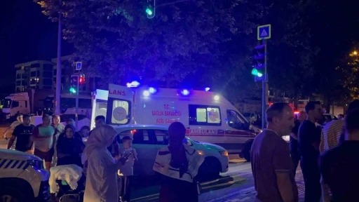Aileler arasında &ccedil;ıkan kavgada kan aktı: 3 yaralı
