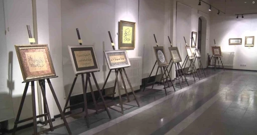 Ailenin &ouml;nemi, hat sanatının zarafetiyle yorumlandı
