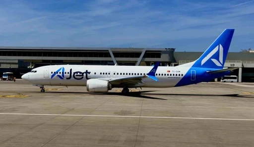 AJet bayram tatili i&ccedil;in 180 ilave sefer planladı
