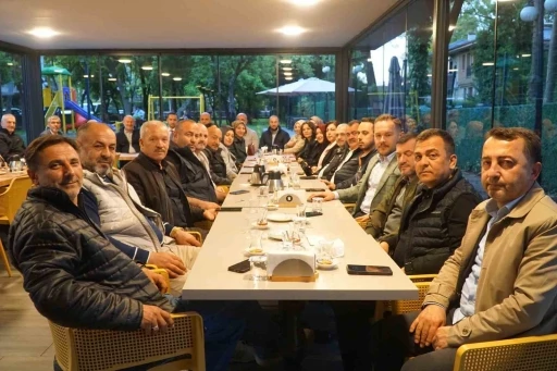 AK Parti&rsquo;de kusursuz toplantı
