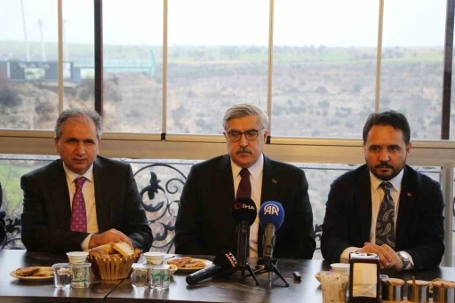 AK Parti Genel Başkan Yardımcısı Yayman: "T&uuml;rkiye y&uuml;zyılında en &ouml;nemli şehirlerden bir tanesi inşallah Uşak olacak"
