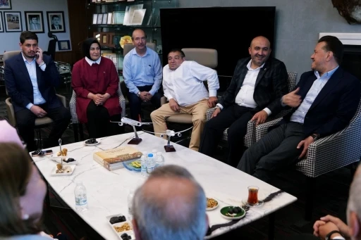 AK Parti İl Başkanı G&uuml;rhan Albayrak, kutsal topraklardan d&ouml;nen Hatipoğlu&rsquo;nu ziyaret etti
