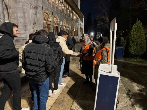 AK Parti İstanbul&rsquo;dan 39 il&ccedil;enin 961 mahallesinde lokum ikramı
