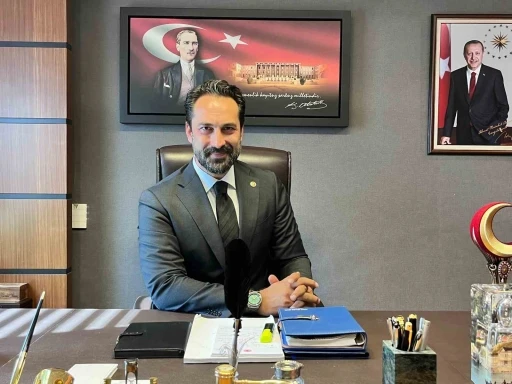 AK Parti MKYK Üyesi Arınç: &quot;Komisyon, Türkiye’nin huzur iklimine geçişinde tarihi bir eşik&quot;
