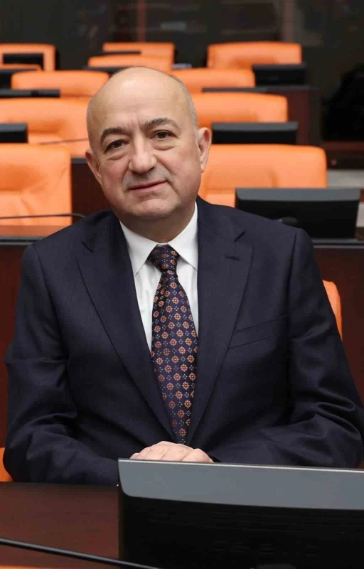 AK Partili Gider: "Asıl sorumluluğumuz; gen&ccedil;lerimizin &ouml;n&uuml;n&uuml; a&ccedil;mak"
