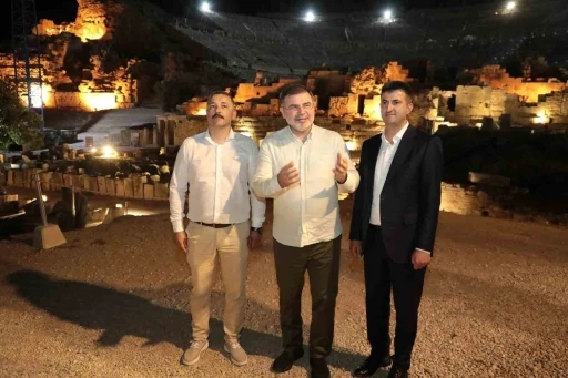AK Partili Saygılı, Efes&rsquo;teki gece m&uuml;zeciliğinin turizme katkısına dikkat &ccedil;ekti
