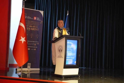 Akademik başarılar özel törenle ödüllendirildi
