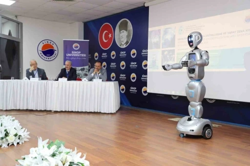 Akademisyen robot Maya, Sinop’ta konuştu
