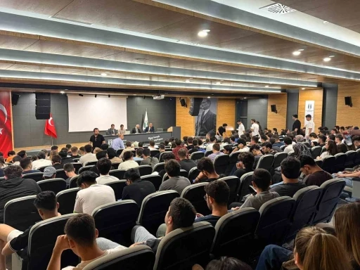 Akademisyenler ve yetkililer &ouml;ğrenciler i&ccedil;in toplandı
