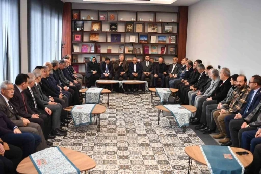 Akar ve Büyükkılıç’tan kanaat önderleriyle eğitim istişaresi

