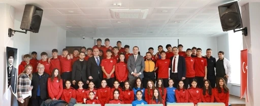 Ak&ccedil;aabat Belediye Başkanı Ekim, İbrahim Erdemoğlu Spor Lisesi &ouml;ğrencileriyle buluştu
