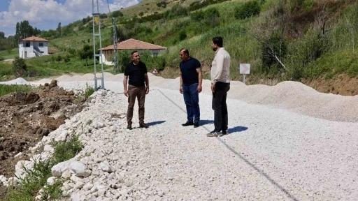 Ak&ccedil;adağ&rsquo;da 6 kilometrelik grup yolunda &ccedil;alışmalar devam ediyor
