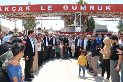 Ak&ccedil;akale G&uuml;mr&uuml;k Kapısı 12 yıl sonra sivil ge&ccedil;işlere a&ccedil;ılıyor
