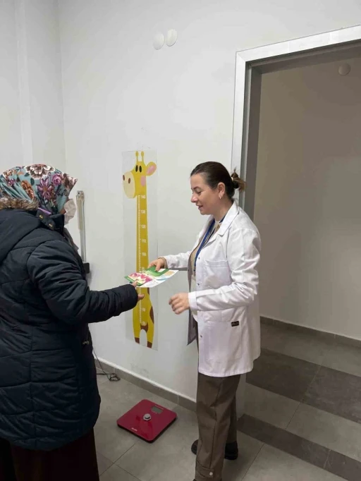 Ak&ccedil;akoca&rsquo;da bilgilendirici sağlık &ccedil;alışması
