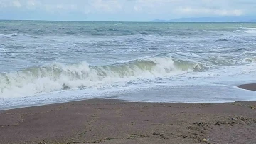 Akçakoca’da denize girişler yasaklandı
