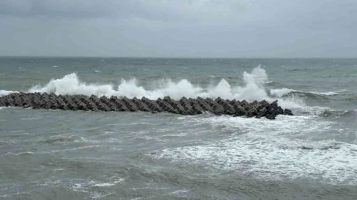 Ak&ccedil;akoca&rsquo;da fırtına etkili oluyor
