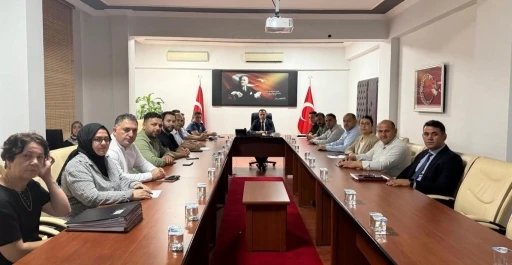 Ak&ccedil;akoca&rsquo;da mevsimlik tarım iş&ccedil;ileri i&ccedil;in izleme kurulu toplandı
